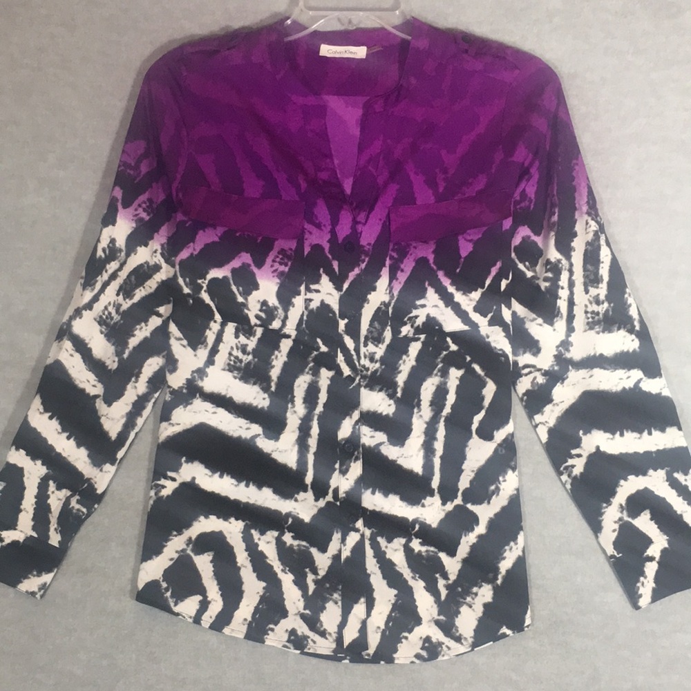 CALVIN KLEIN Animal Print “Hombre” Button Up Long Line Tab Sleeve 2 Pocket Shirt